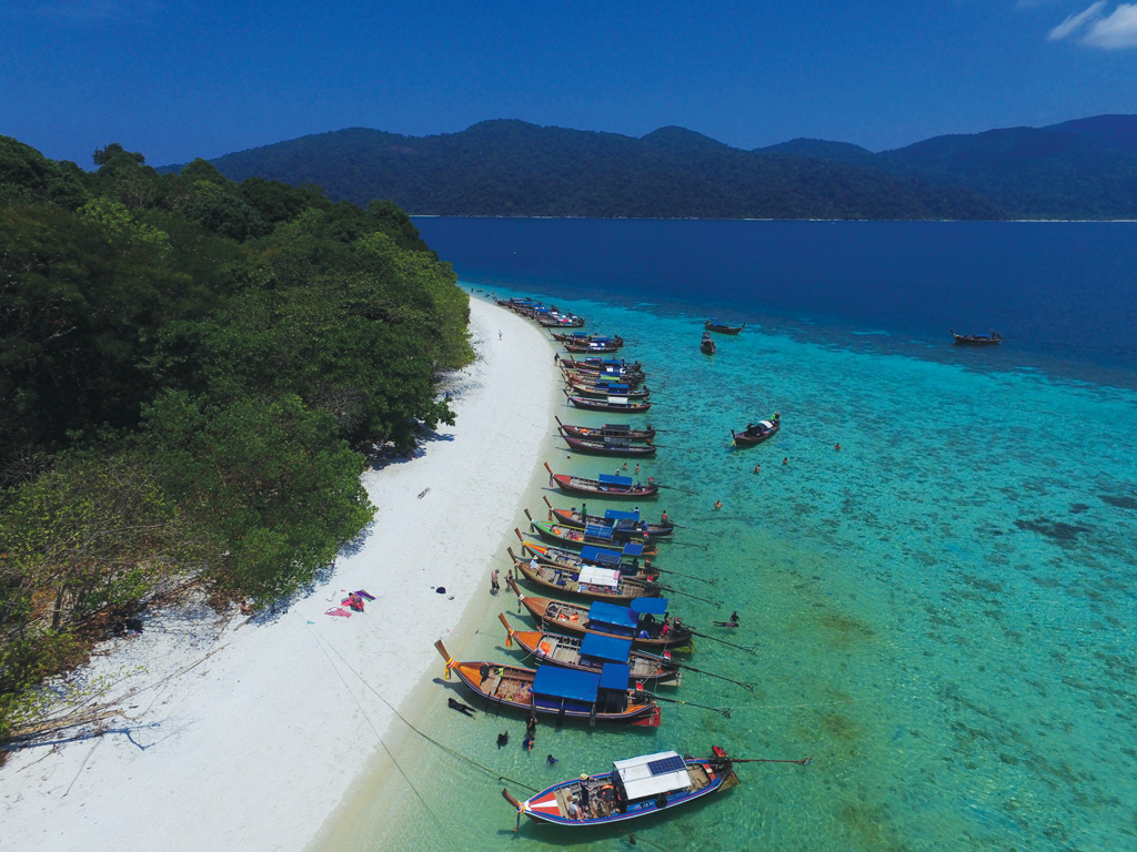 Day trippers on the southeastern end of Koh Rawi - Photo by Grenville Fordham