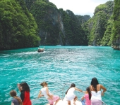 The spectacular Koh Phi Phi Le