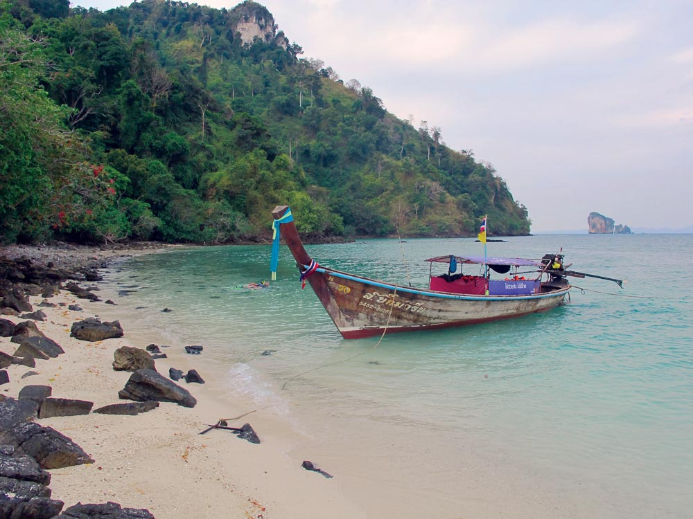 Beach at Koh Dam Khwan | Photo by Suphaporn Fordham