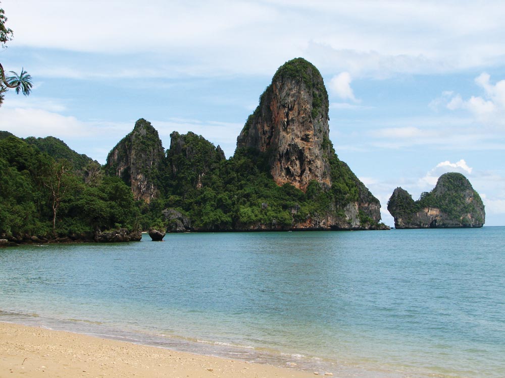 Rai Lei Beach, Krabi | Photo by McKay Savage/commons.wikimedia.org