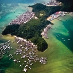 Kampung Pondo, with a huge colony of illegal immigrants&#039; houses in Gaya Island.