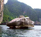 Koh Muk birds&#039; nest guard hut abandoned by 2013