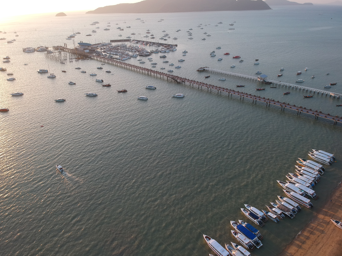 The anchorage, pier & marina at Ao Chalong | Photo by Bill O'Leary