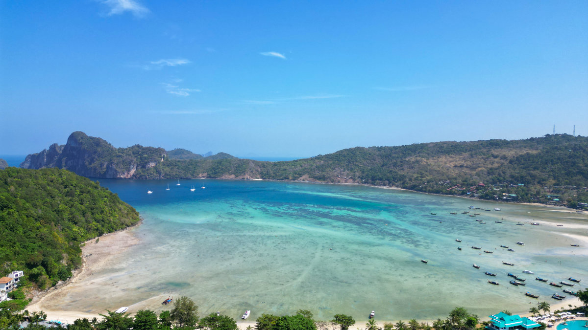 Ao Lohdalum, Koh Phi Phi Don